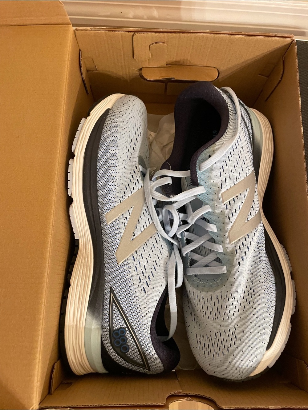 New Balance Women size 12 2e/Mens 10.5 2e Light Blue/Grey Athletic Running Shoes